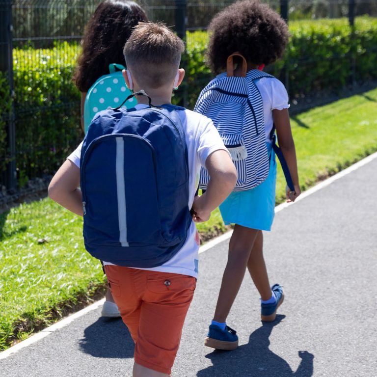 PSIG - écoliers-activités (1180x1625px)_0007_enfants-trottoirs